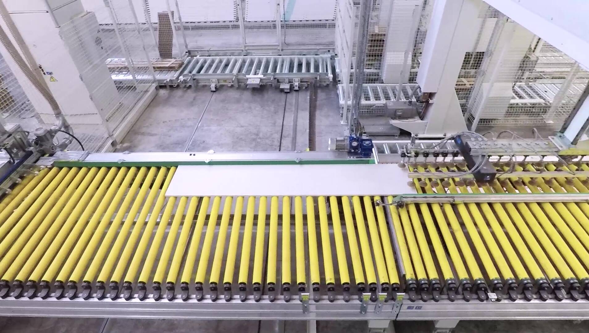 Foto máquina mahros conveyors